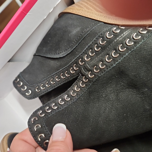 Vince Camuto KEMELLY Ankle Boots Black Tumbled Nubuck Suede Heels Peep Toe NEW - Picture 5 of 10